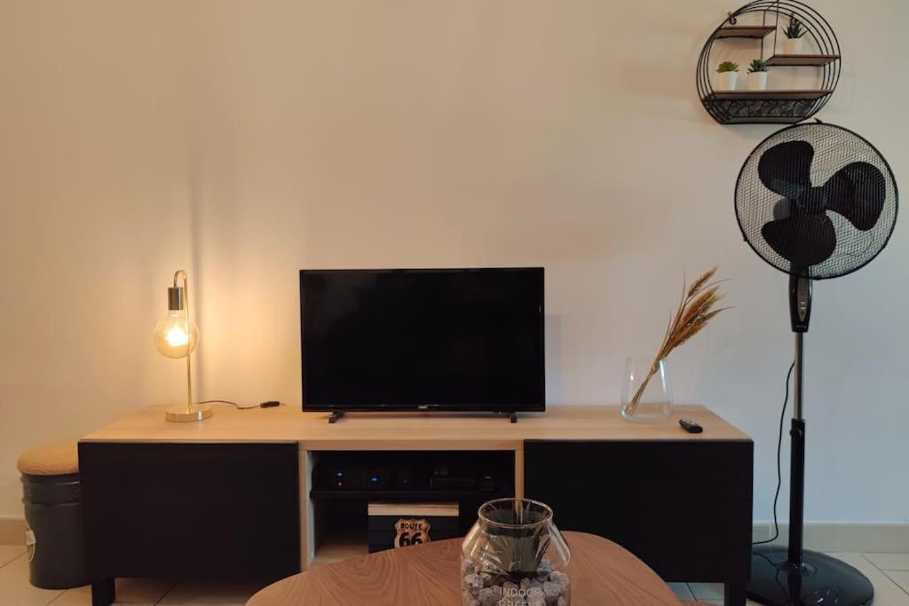 Appartement NOUVEAU - APPART HUMELS - INTRA MURoS - WIFI à Avignon Extérieur photo